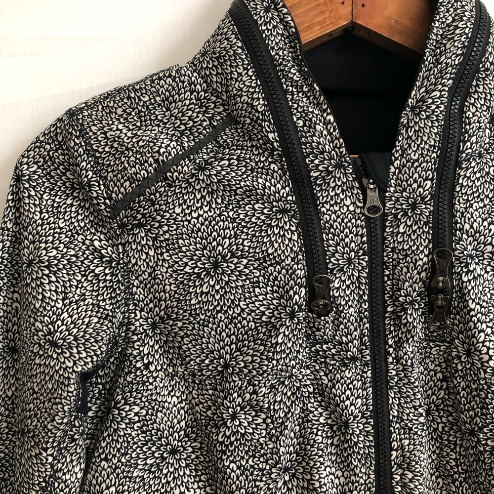 Lululemon hooded jacket, size 2 - Picture 6 of 15